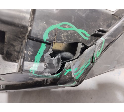 Фара передняя правая