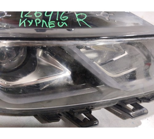 Фара передняя правая