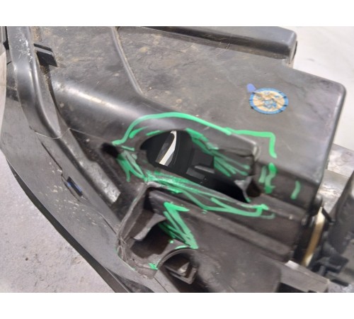 Фара передняя правая