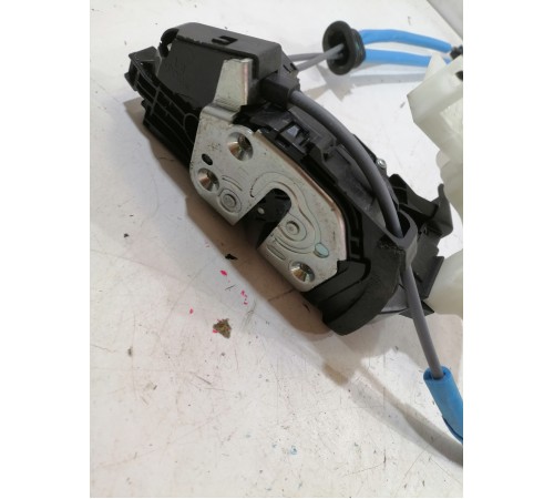 Замок двери задний левый