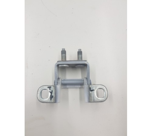 Петля крышки багажника левая