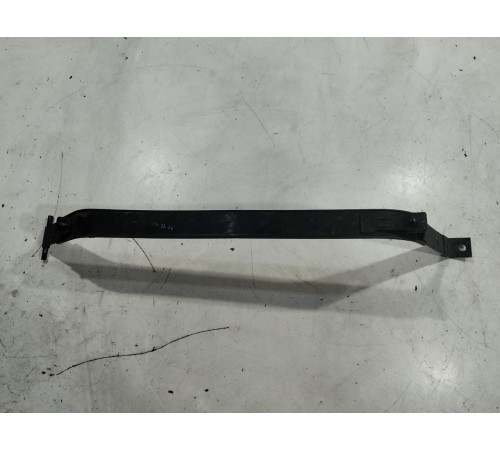 Крепление топливного бака правое