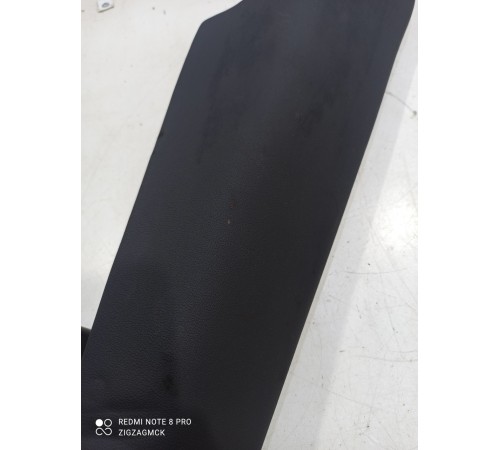 Боковая поддержка заднего сиденья правая