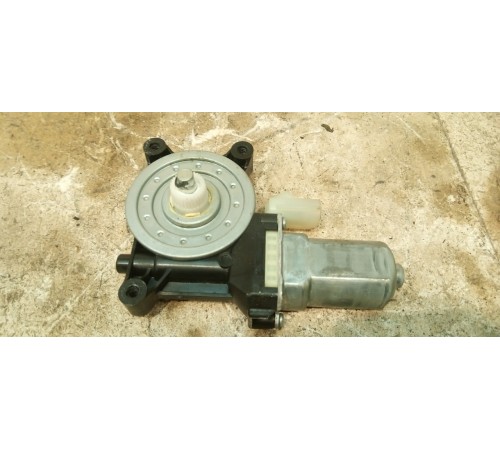 Моторчик стеклоподъемника задний правый