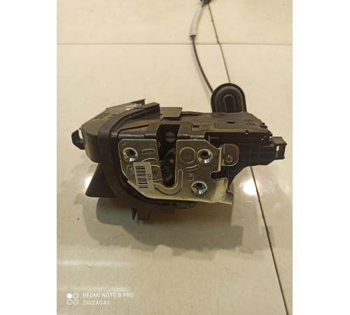 Замок двери (передний, левый)