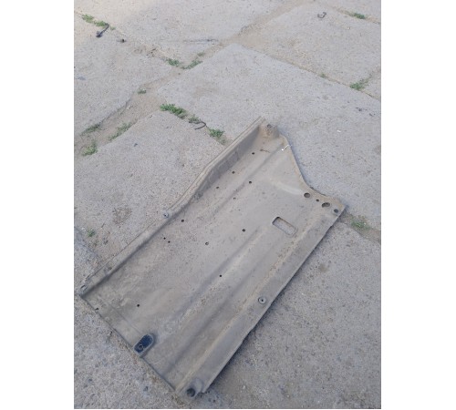 Защита антигравийная задняя правая