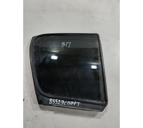 Форточка двери задняя правая