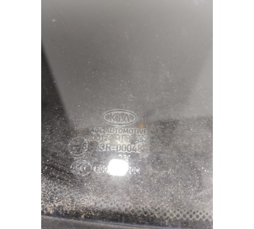 Форточка двери задняя правая