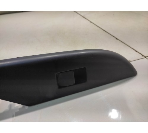 Кнопка стеклоподъемника (задняя, правая)