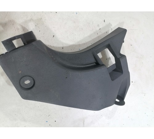 Накладка передней стойки левая