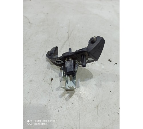 замок лючка бензобака