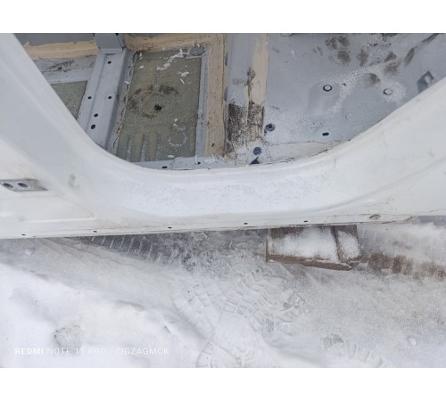 Порог со стойкой левый