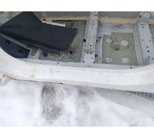 Порог со стойкой левый