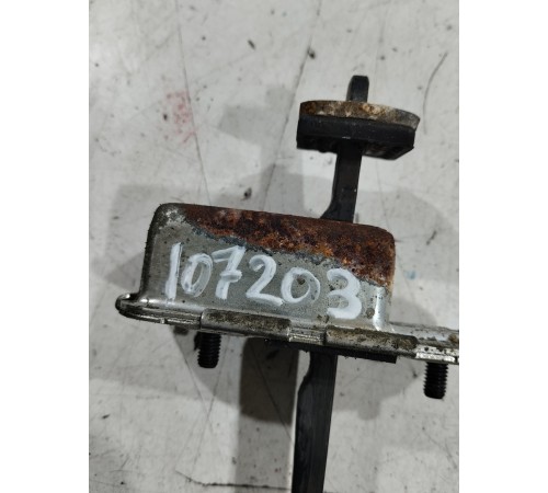 Ограничитель двери(передний левый)