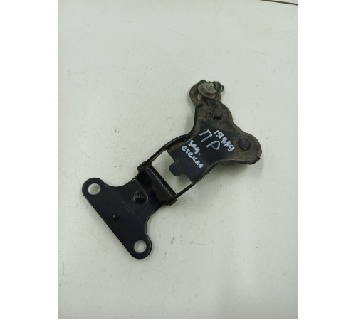 Петля заднего стекла правая