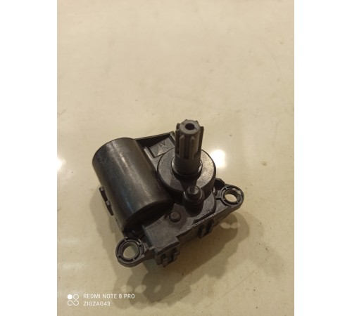 Моторчик привода заслонок отопителя