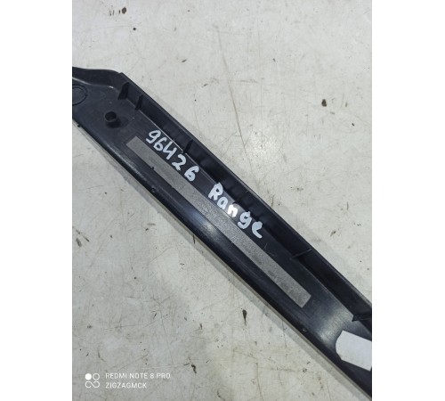 Обшивка рамки двери передняя правая