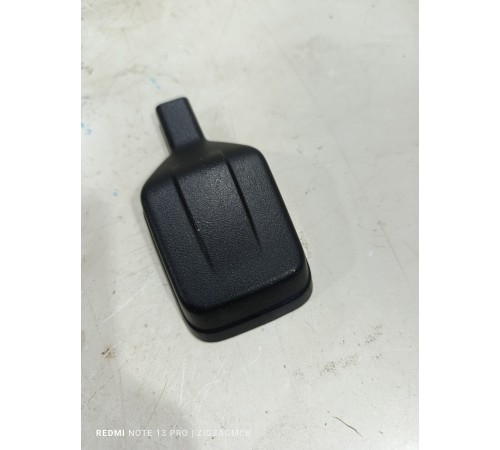 Накладка лобового стекла под датчик дождя