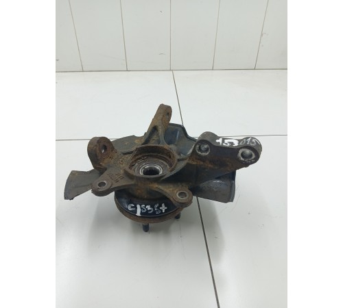 Кулак поворотный передний правый