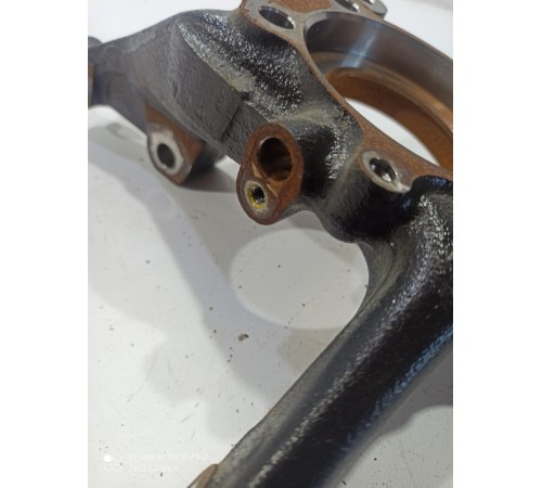 Поворотный кулак(передний правый)