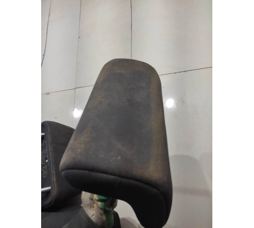 Подголовник (задний)