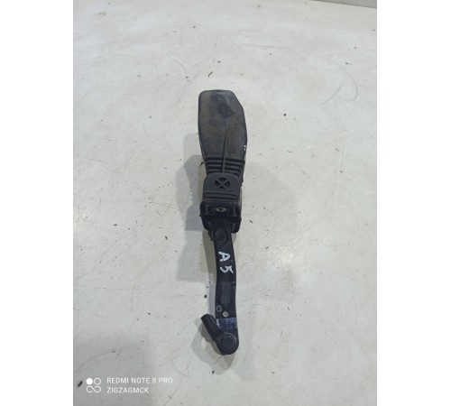 Ограничитель двери(передний левый)