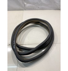 Уплотнитель двери (задний, правый)