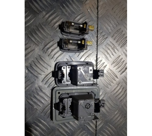 Плафон подсветки салона