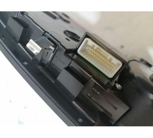 Плафон освещения салона передний