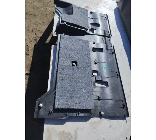 Обшивка задней стенки кабины