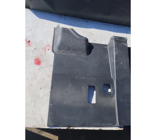 Обшивка задней стенки кабины