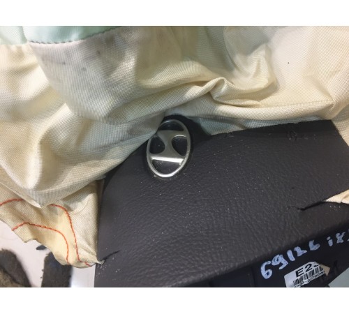 Подушка безопасности водителя