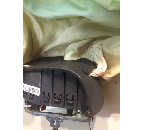 Подушка безопасности водителя