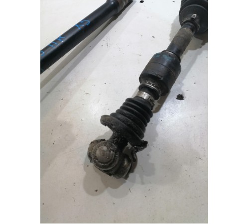 Полуось (привод) передний правый