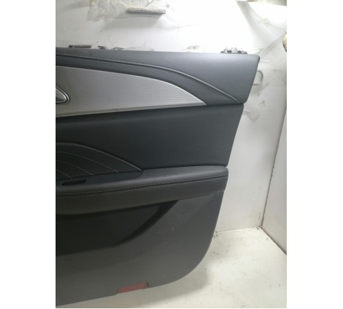 Обшивка двери передняя правая
