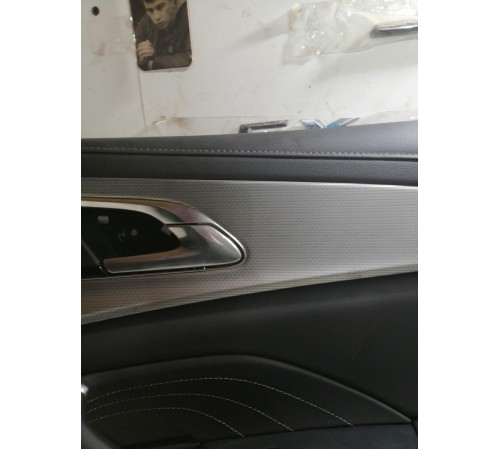 Обшивка двери передняя правая