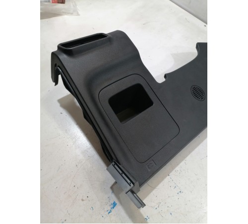 Накладка торпедо нижняя левая