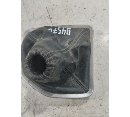 Кожух ручки переключения передач