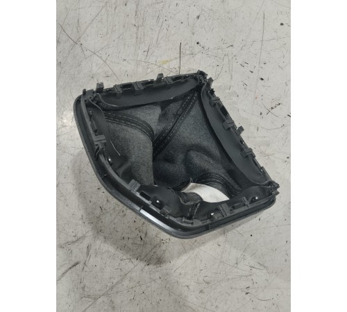 Кожух ручки переключения передач