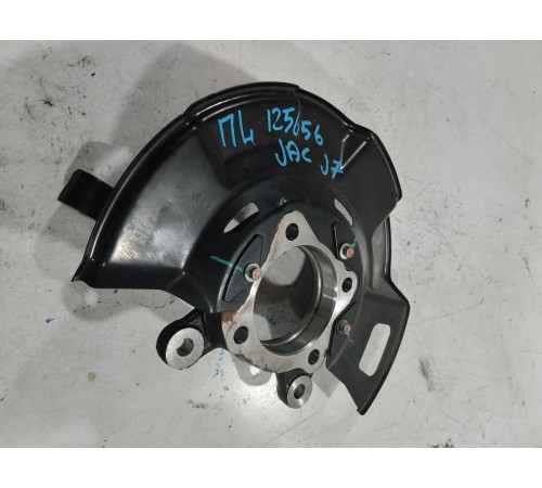 Кулак поворотный передний левый