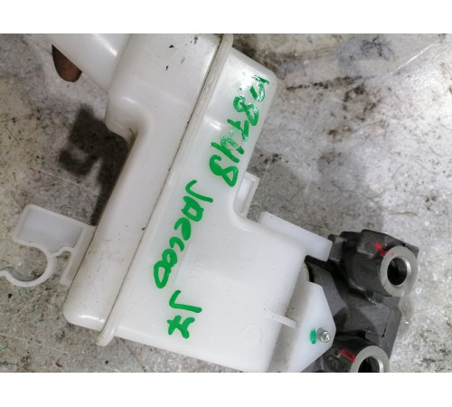 Главный тормозной цилиндр с бачком