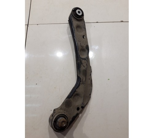 Рычаг подвески (задний, левый)