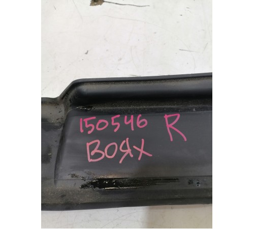 Пыльник крыла передний правый