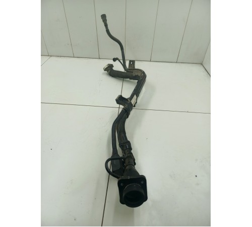 Горловина топливного бака