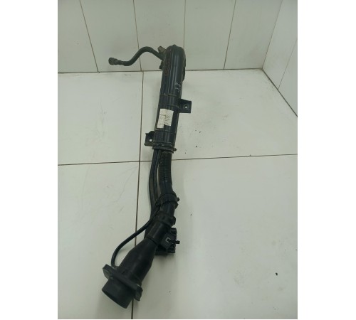 Горловина топливного бака