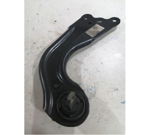 Рычаг задний продольный правый 