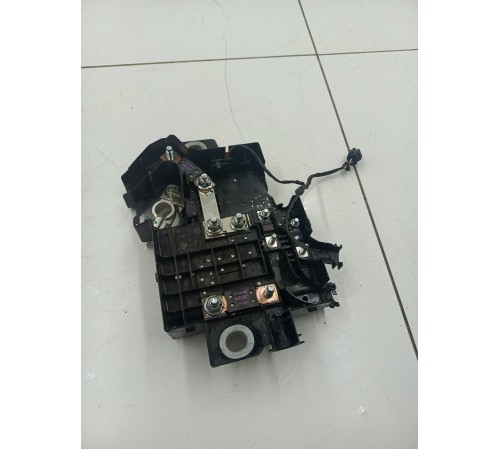 Клемма аккумулятора плюсовая