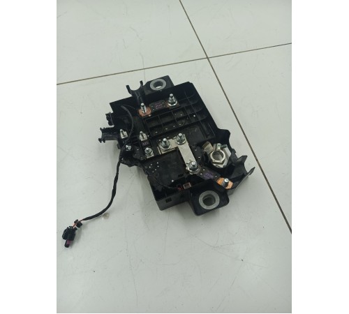 Клемма аккумулятора плюсовая