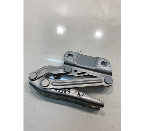 Петля капота (левая)