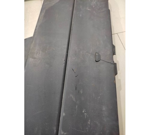 Обшивка крышки багажника